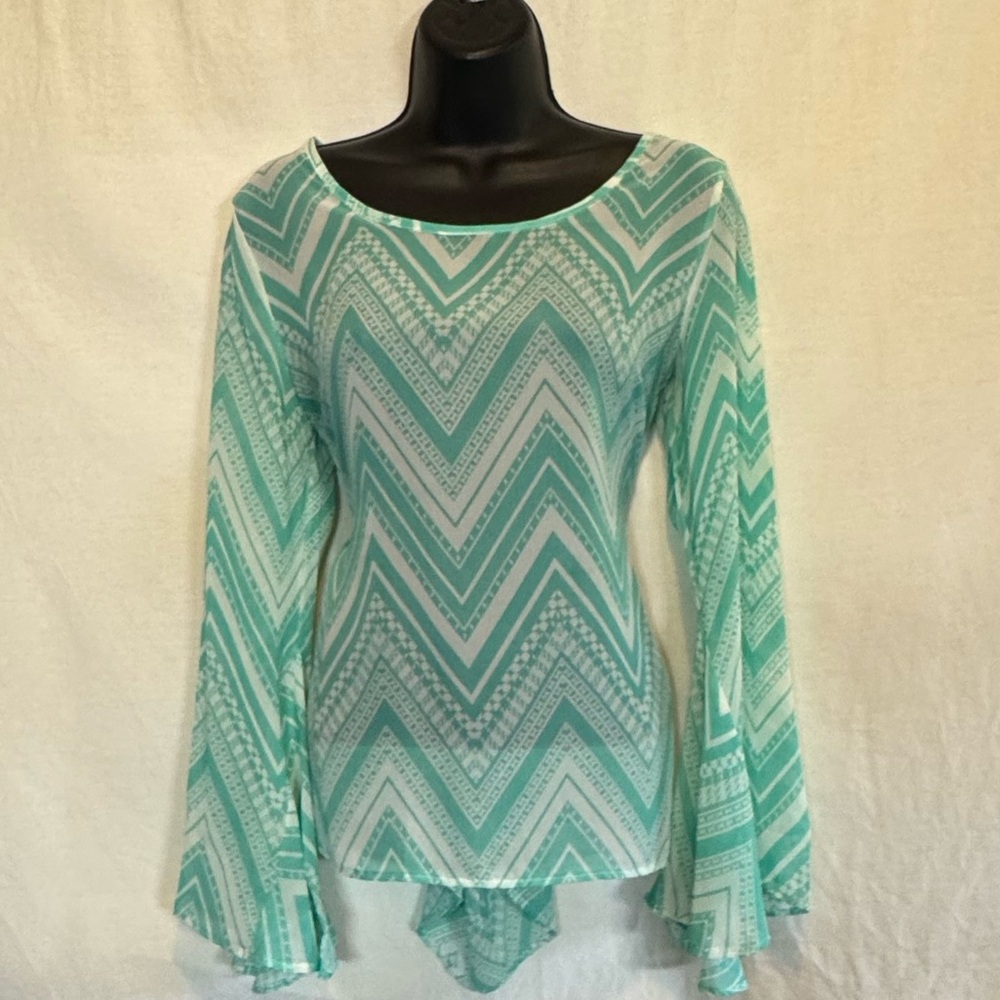 F-24 Rachel Kate Green & White Hi Lo Long Bell Sleeve Pullover Blouse Size S